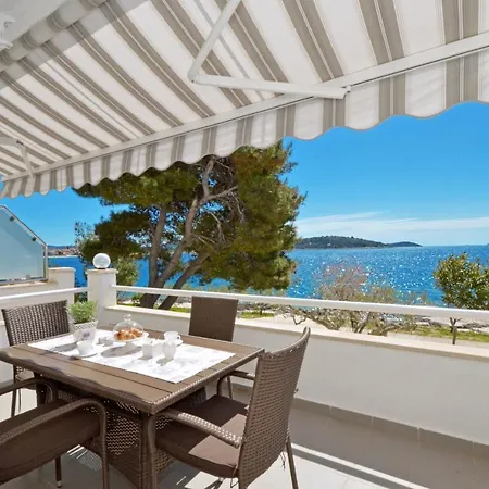 By The Sea - 15249 Daire