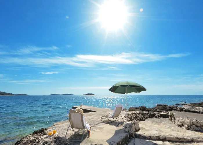 By The Sea - 15249 * 로고즈니차